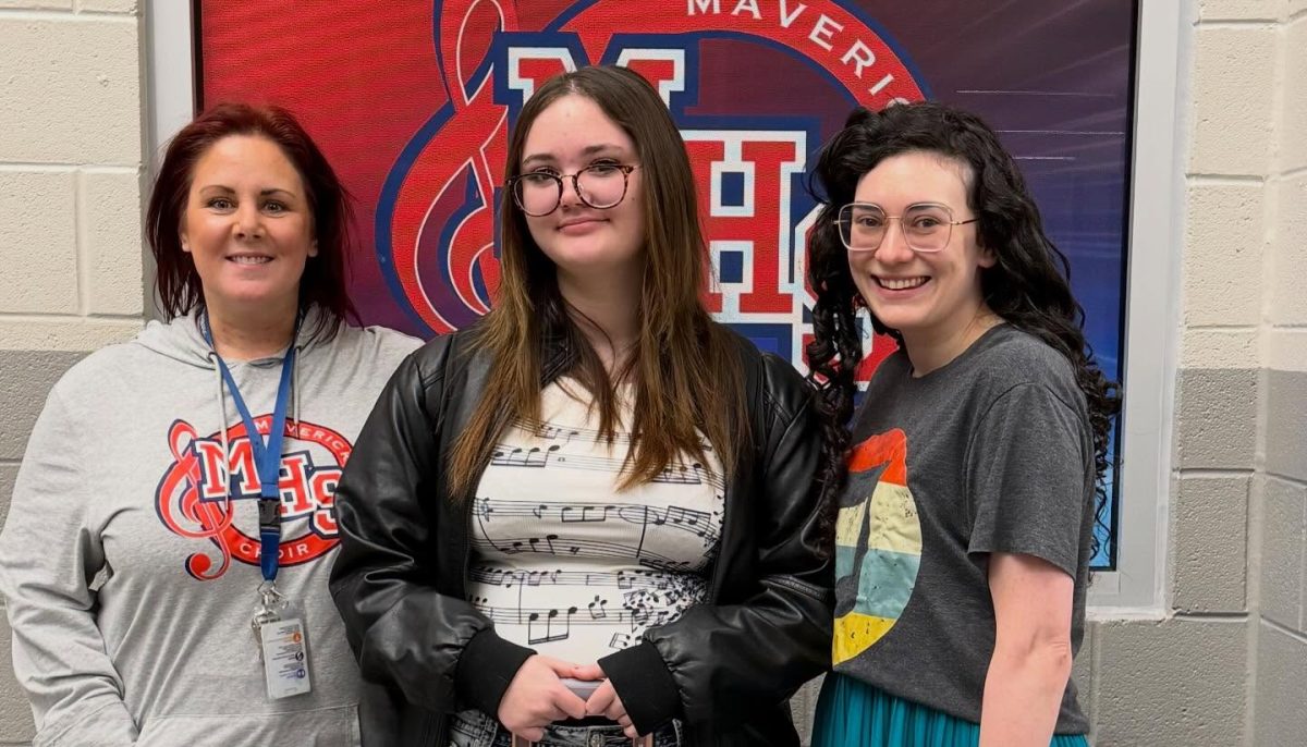 Harper Huckeby and her choir teachers Melanie Coons and Ayrian Norman before their trip to San Antonio. 